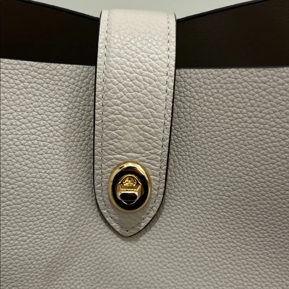 Coach (NWT) Hadley Turnlock Tote Bag - Picture 6 of 17